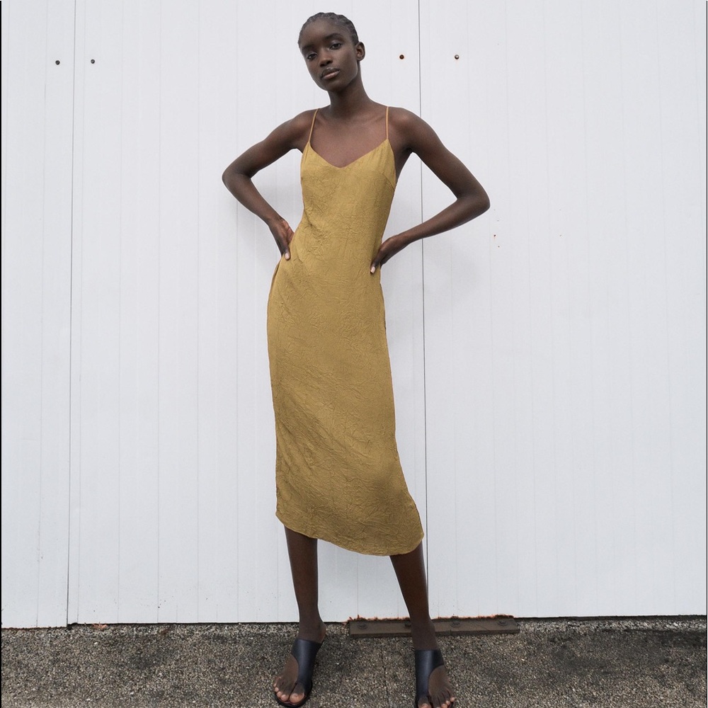 ZARA WRINKLE LOOK DRESS